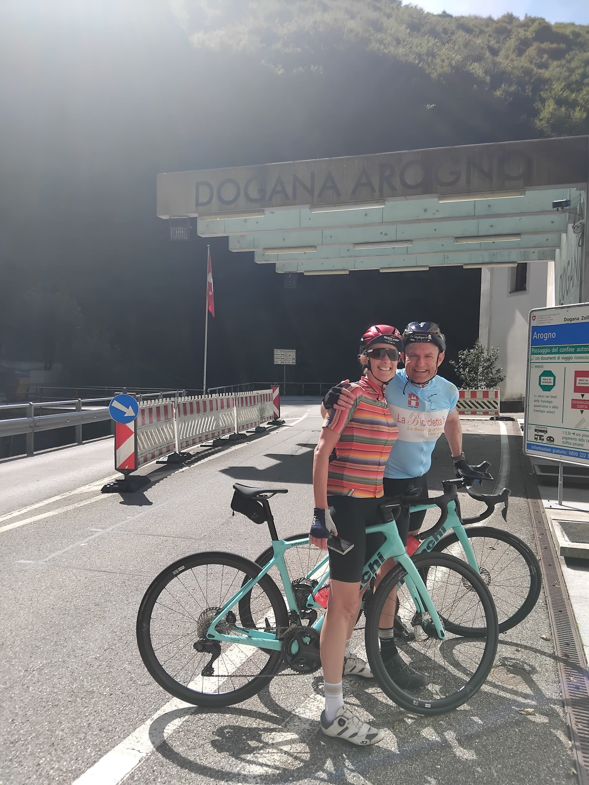 Road bike on Lake Como