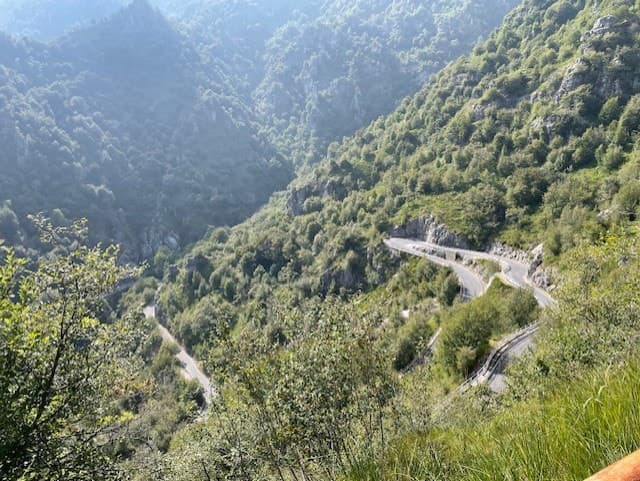 Cyclists in tunnel in Como